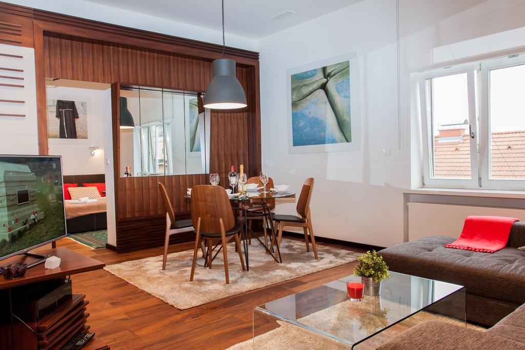 Centroom Apartments Загреб Екстериор снимка